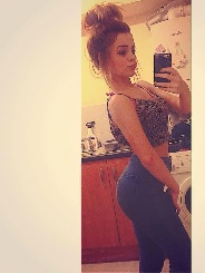 Annbritt 19 Jahre, aus St. Pölten-Traisenpark