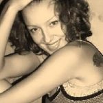 buesra 22 Jahre, aus Oberhaching