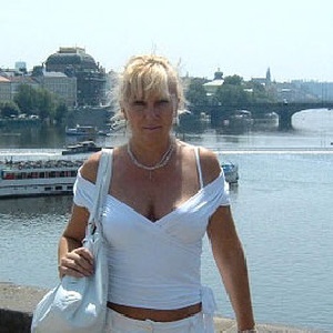 SimoneBIGBoobs 42 Jahre, aus Köln