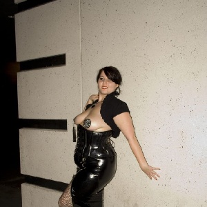 Arzu_Lack_und_Leder 31 Jahre, aus Mainhausen