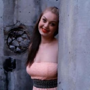 MariaJulia001 19 Jahre, aus München