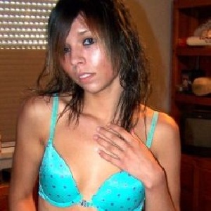 PinkBarbieGirl 24 Jahre, aus Neuenburg