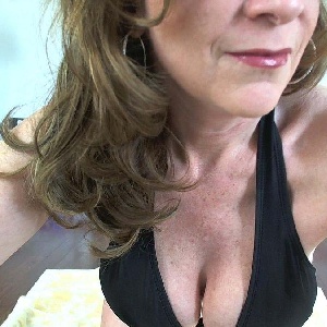 Ailsa 44 Jahre, aus Lausanne
