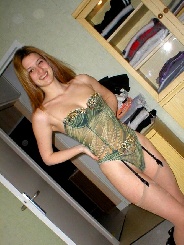 Nora1025 40 Jahre, aus *****