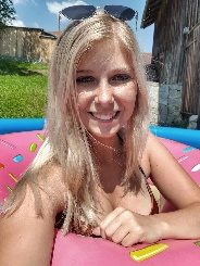 Blütentraum 19 Jahre, aus Schönefeld