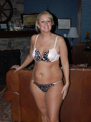 Jakelina 40 Jahre, aus Wien